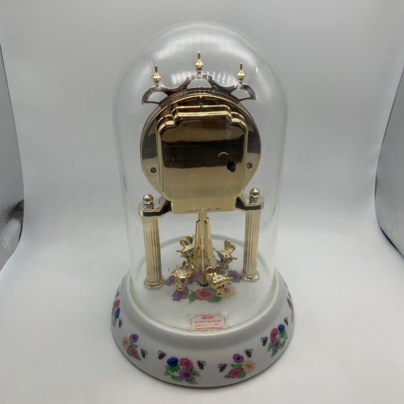 Disney Winnie the Pooh and Friends Piglet Porcelain Glass Dome Clock Working! - Picture 6 of 12